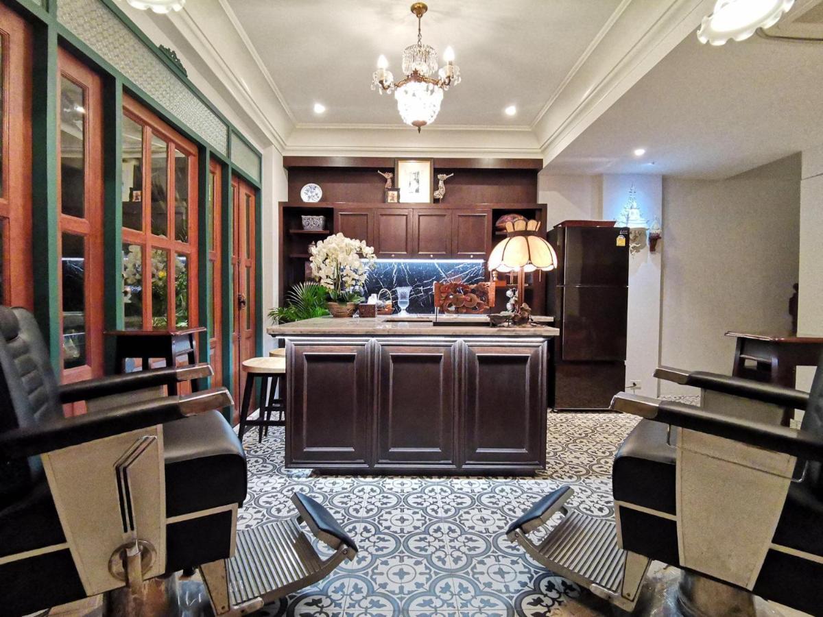 The Knight House Bangkok Apartment Exterior photo