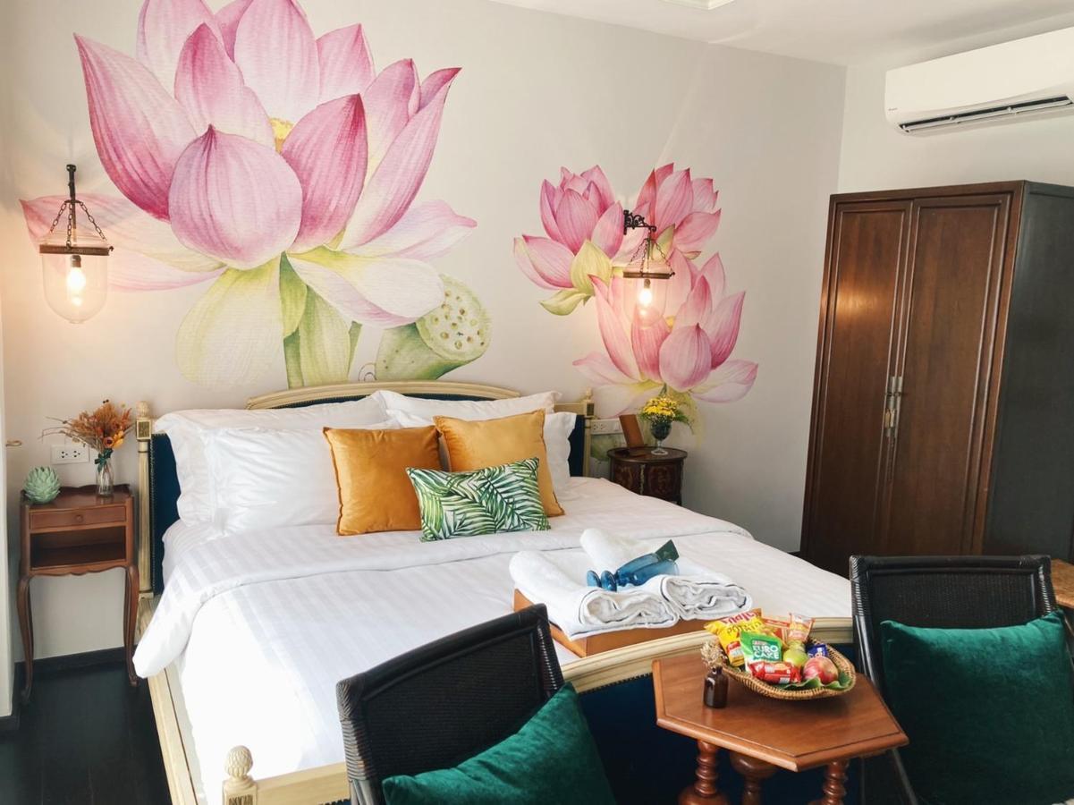 The Knight House Bangkok Apartment Exterior photo